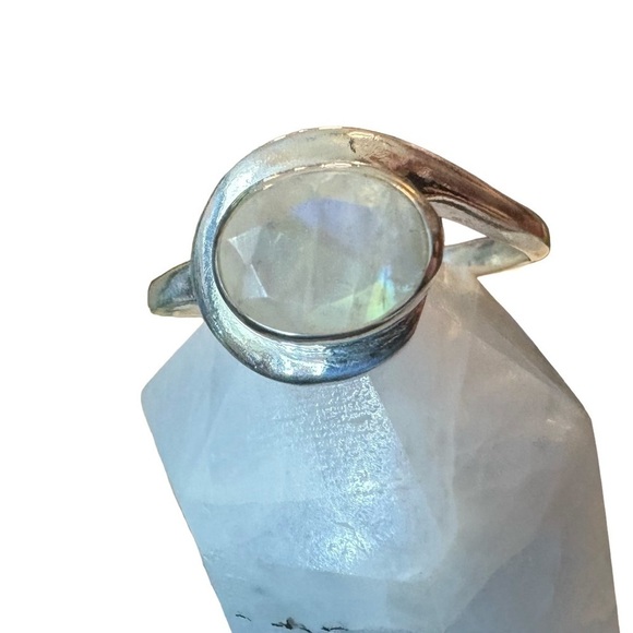 Natural Rainbow Moonstone Sterling Silver Ring - 7.5 - Picture 6 of 11